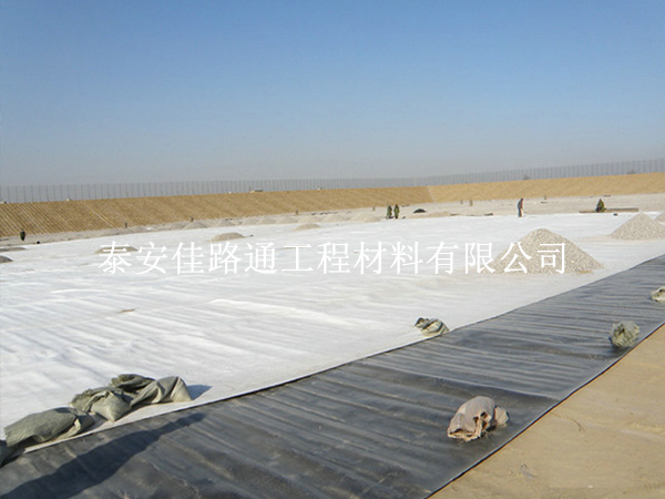 對HDPE復(fù)合土工膜進(jìn)行合理有效工藝檢驗(yàn)