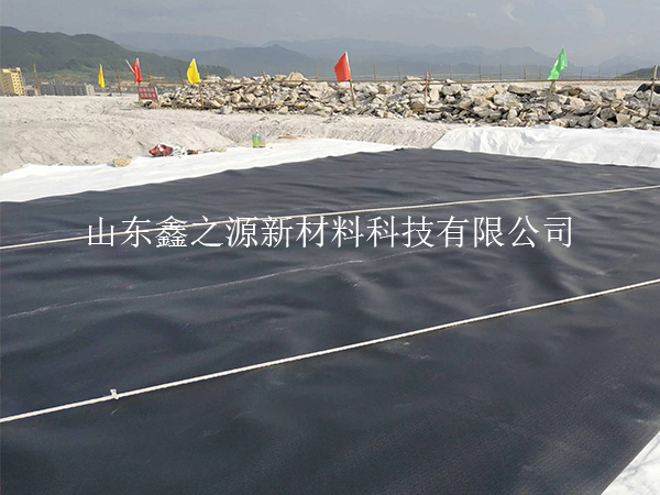 沼氣池黑膜施工的具體要求：精細(xì)施工，確保高效運(yùn)行