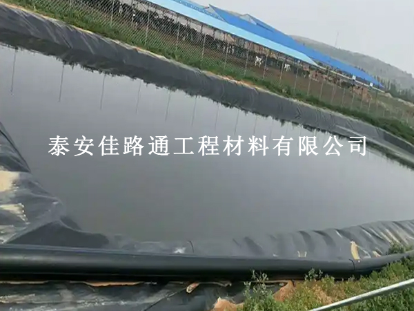 鋪設藕池養(yǎng)殖防滲膜，這些核心作用不可忽視