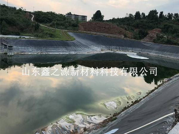 養(yǎng)殖防滲膜鋪設(shè)要領(lǐng)：掌握這些，筑牢養(yǎng)殖防滲根基