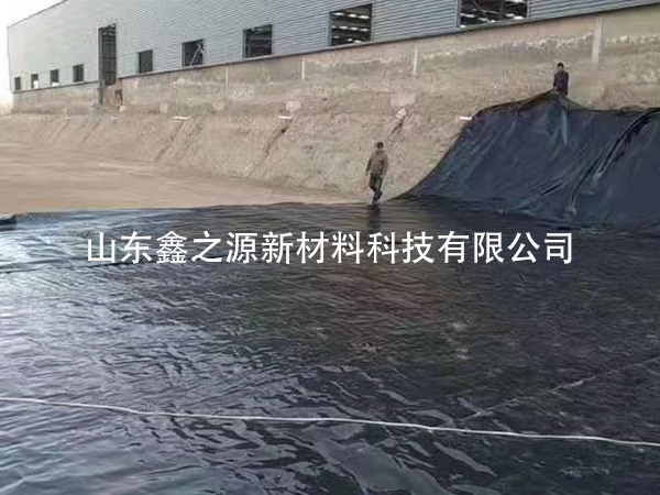 黑膜沼氣池使用過程中出現(xiàn)廢渣該如何處理？