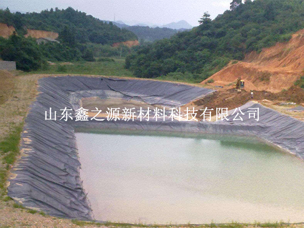 哪些因素可能會破壞蓄水池hdpe土工膜？