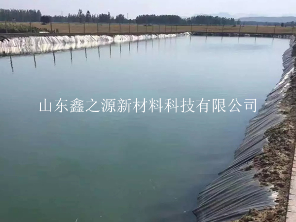 如何處理蓄水池hdpe土工膜的熱膨脹問題？